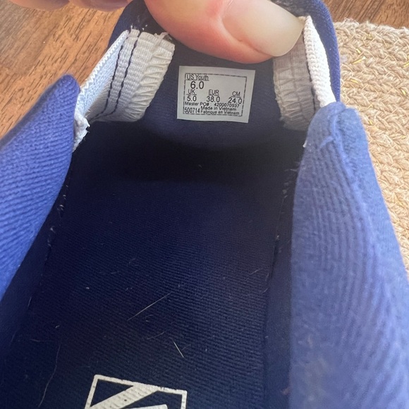 Women’s size 8 VANS BRAND NEW - Picture 6 of 7